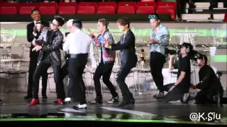 [FANCAM] 151202 MAMA Psy Dancing with Chow Yun Fat