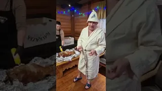 Николай Фоменко заказал в баню запечённого целиком барашка от Kavkazia Grill