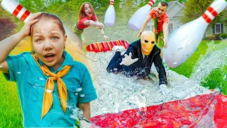 Extreme giant water bowling! Slenderman is crazy! The scout camp is in danger!