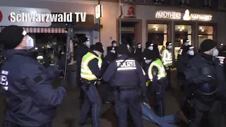 🚨🚔 Polizei legt Mann auf Demo in Schopfheim Handschellen an und führt ihn ab [17.01.2022]