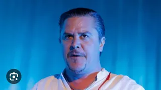 Mike Patton puts a Heckler in his place