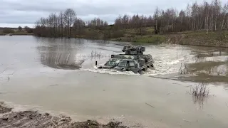 Буцефал перетинає річку