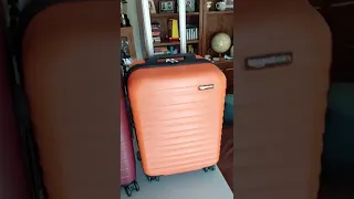 How to Shop for a Suitcase in Less Than 60 Seconds