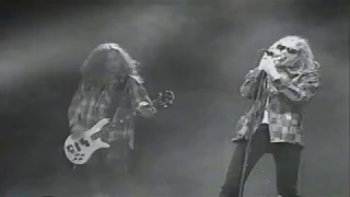 Alice In Chains - Man In The Box (Live at Moore Theatre) (1990)