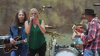 Pegi Young & The Survivors, FarmAid