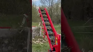 Chops down a whole tree in a second! Wood Chipper / Branch shredder