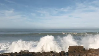 Big Ocean Waves Crashing on the Rocks - Relaxing Nature Sounds - 4K UHD