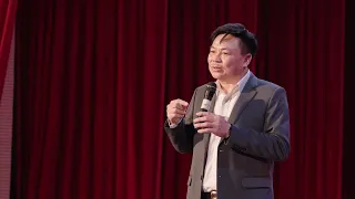 What decision in the past would you change if you could go back in time? | Dinh Nguyen | TEDxVNUIS