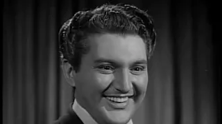 Liberace's TV-Show: Liberace plays "The Glowworm" (1950's)