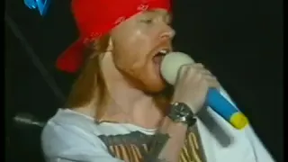 Guns N Roses   1993 TV Report  Knockin On Heaven's Door   Pro Shot Axl Rose