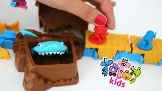 Totoykids brincando com o Jogo Pirata foge do 🦈Tubarão🦈!!! Meninas vs Meninos!!!