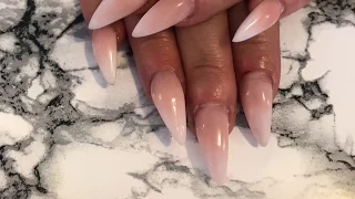 How to / baby boomers / French fade / acrylic nails / ombre nails