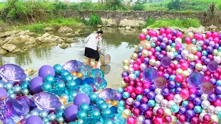 😱  The girl accidentally discovered a clam, with purple pearls shining like gemstones inside 🔮🔮