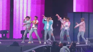 bts and halsey live in PARIS ( boy with luv ) 🎵🎵