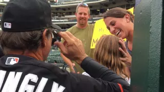 Don Mattingly makes the day of a little girl who was named after him
