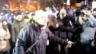Громадянин США  на  Майдані  Пам'яті  побиття  студентів