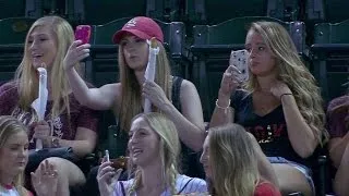 COL@ARI: Fans are having a blast taking some selfies