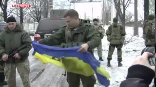Донецк Порошенко пригласили в зону АТО забрать символ Украины Новости Украины Сегодня War in Ukraine