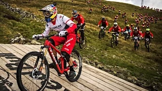 Gee Atherton VS 400 Mountain Bikers | Red Bull Fox Hunt 2016