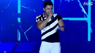 Cristiano Araújo - É Com Ela Que Eu Estou (Ao Vivo) (DVD Caldas Country 2014)