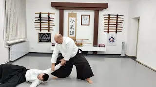 Sumi Otoshi (Katate Dori)