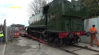 Unloading 4144 at Chinnor.