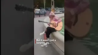 Justin Bieber serenades Hailey Baldwin outside Buckingham palace