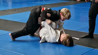 BJJ Gi Kids | Combat Brothers | 2023 | ALEC vs NOË | VERSUS 21 | -30kg, -34kg white belt