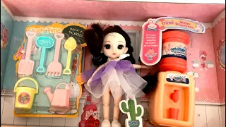 Satisfying minutes with the mini dolls unboxed and the water puddling