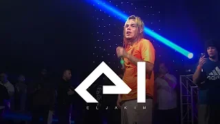 6ix9ine saves a fan of aggressive security & Willam Asher throws 6ix9ine's shoe into the audience