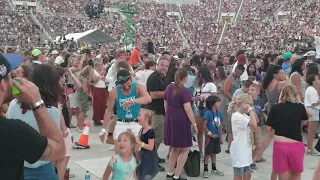 LOVELOUD 2018 | Random dancing to ZEDD