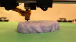 Prometheus Hot End printing Yoda in PLA at 50 microns