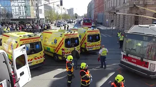 NEHODA TRAMVAJE A TROLEJBUSU V BRNĚ - ZÁBĚRY HASIČŮ