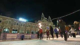 La Navidad llega a la Plaza Roja en Moscú