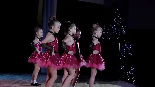 Kids Dance choreography for beginners 7 to 8 years - Latina style - Barbie girl group  Latinium