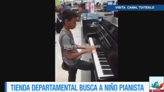 Niño toca el piano en un Liverpool y salta a la fama Video