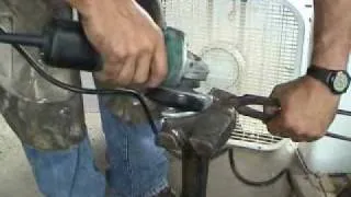 horseshoeing(glue on shoes).wmv