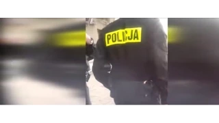 Jak typ upokorzył na ulicy dwóch policjantów