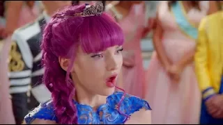 Descendants 2 - Ben Falls In Love With Uma - Clip HD