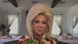 'Theresa Caputo Live: The Experience': Long Island medium talks live tour