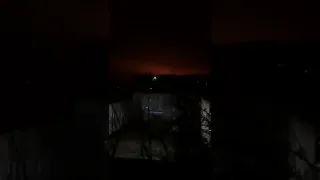 В Луганске после мощного взрыва горит газопровод "Дружба".