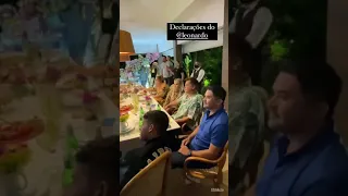 Leonardo com sua família na sua casa.(3)