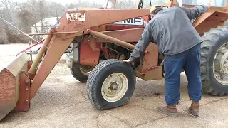 Massey Ferguson 255, Manually removing the bucket