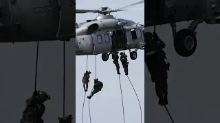 Chinese special forces fast rope demonstration, Z-20 in PLAAF airshow 2023 #military #china #z20