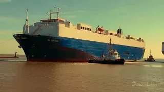 car carrier SILVER SUN 3FAU2 IMO 8519710 inbound Emden with 3 tugs timelapse