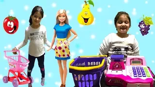 MASAL VE BARBİE MARKETE GİTTİ! ÖYKÜ KASİYER OLDU, BAKALIM NELER OLACAK  Funny Kids Videos