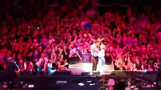 Bruce Springsteen Save the Last Dance For Me - Albany,NY 5-13-14