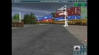 Trainz Simulator 12 - BNSF Stack Train - 5 Engines and 165 Cars (little lag)