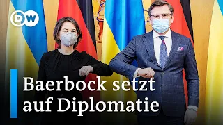 Außenministerin Baerbock reist in die Ukraine | DW Nachrichten