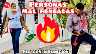 Qué pasa sí haces esto en público | Mal pensados | El hombre ciego comiendo helado | Blind Prank